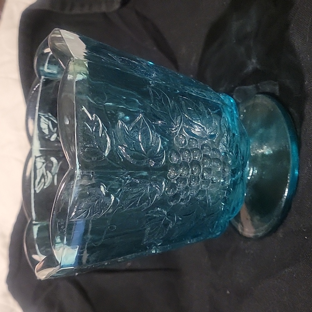 Westmoreland vintage blue grapes & Vines candy dish. Valuable and beautiful